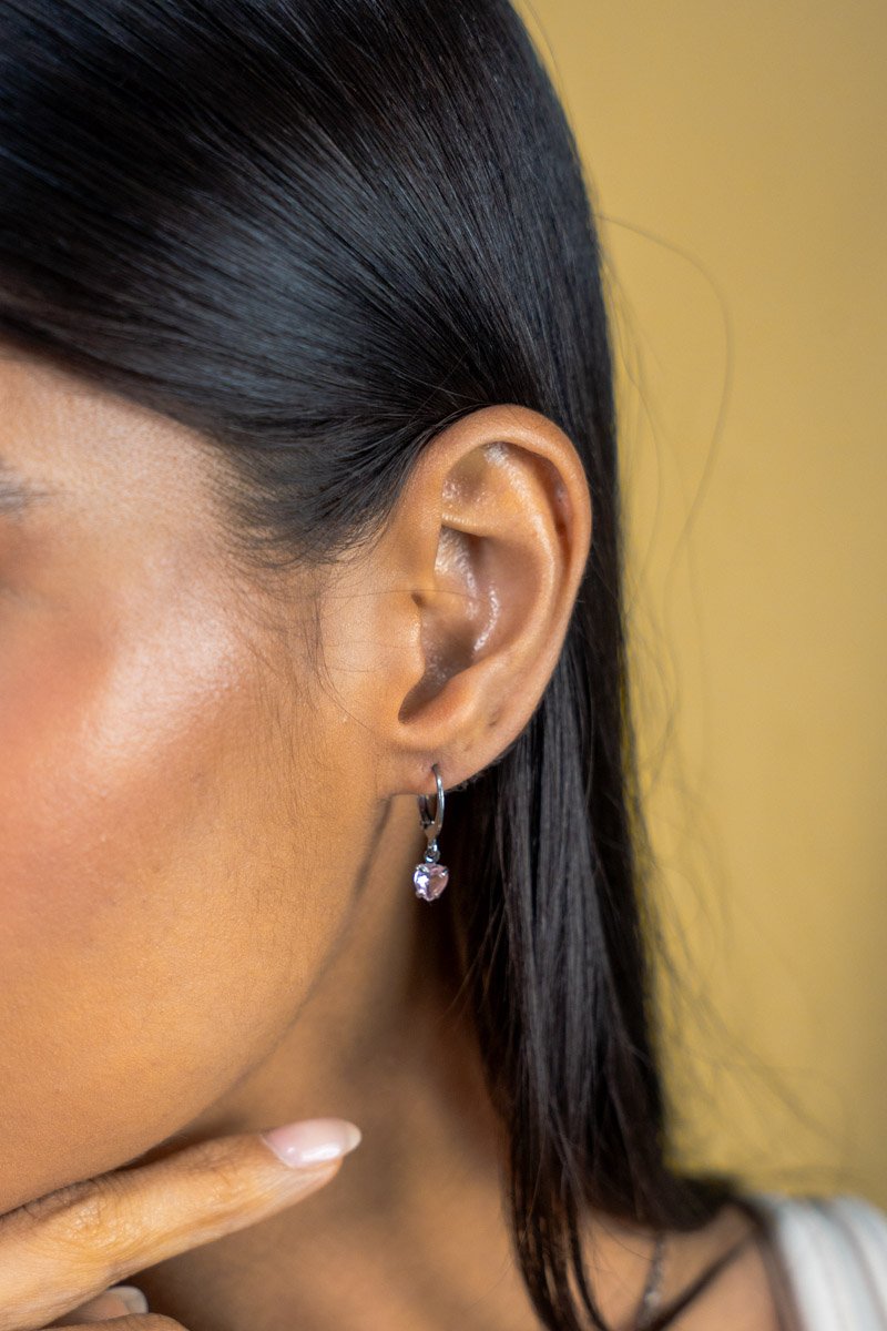 Brinco Inox Tranqueta + Coração Pedra